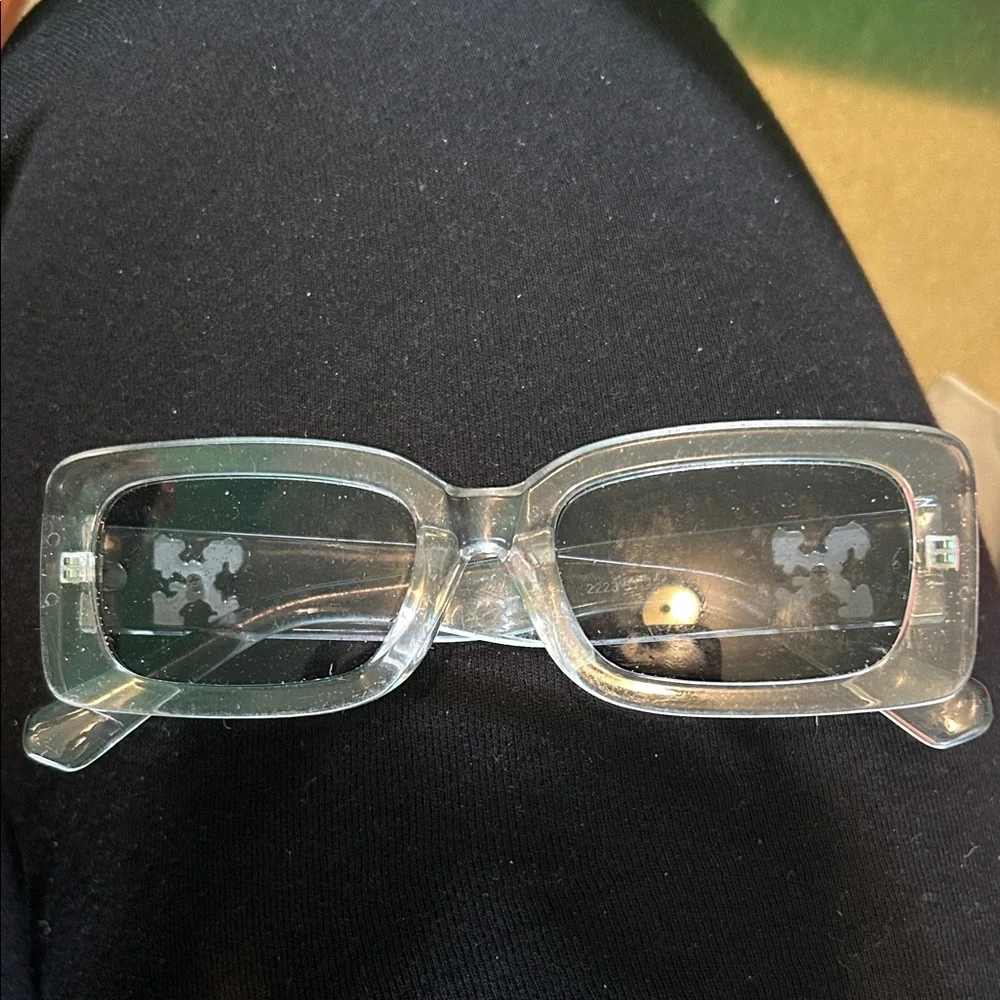sunglasses - Picture 1 of 2